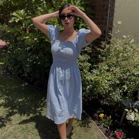 ShopAdira- Something blue Linen Dress - Picture 2 of 2